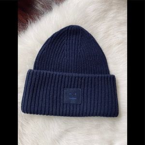 Pansy L face wool beanie